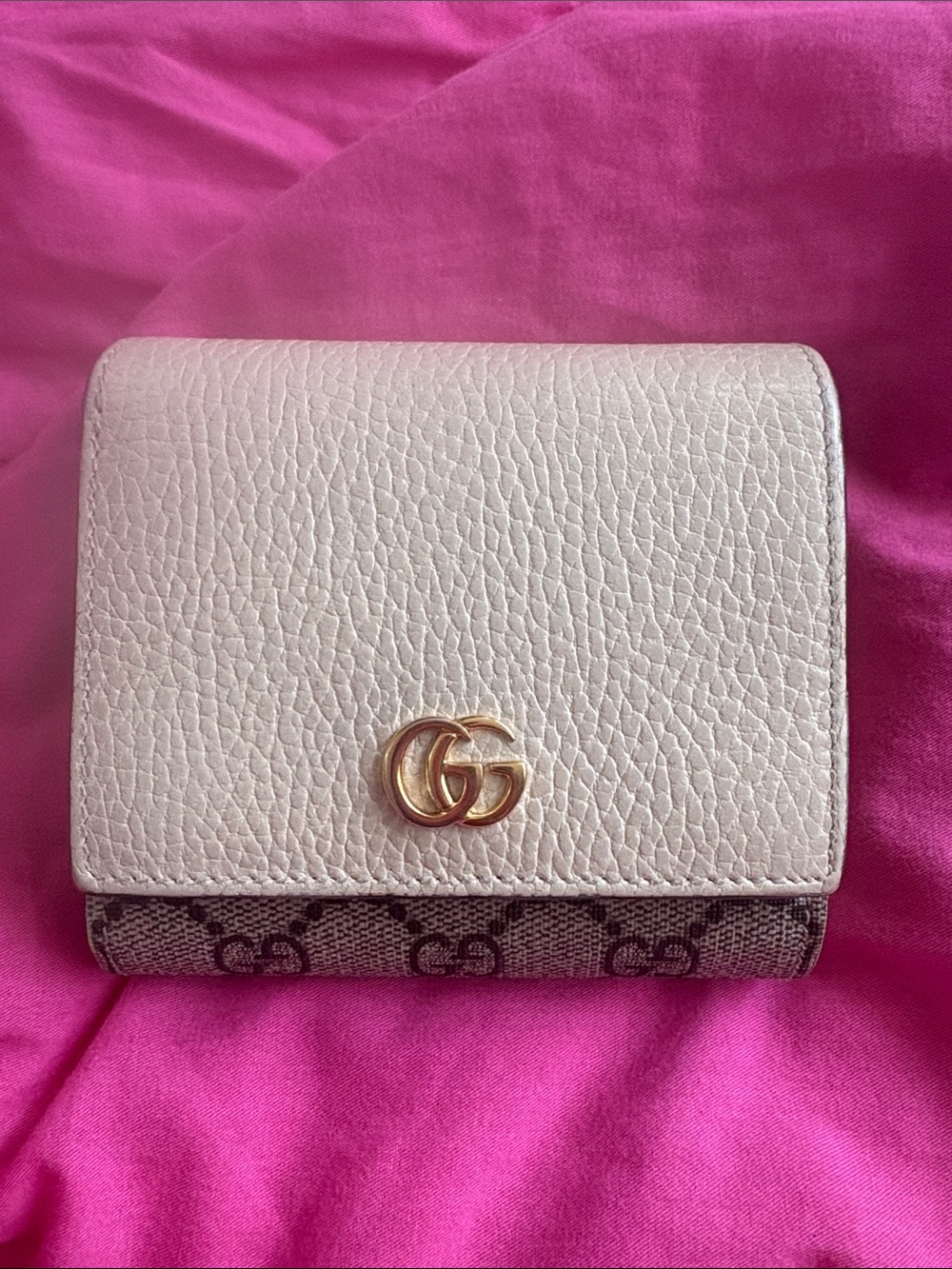 Gucci Compact Wallet Double Bifold GG Supreme